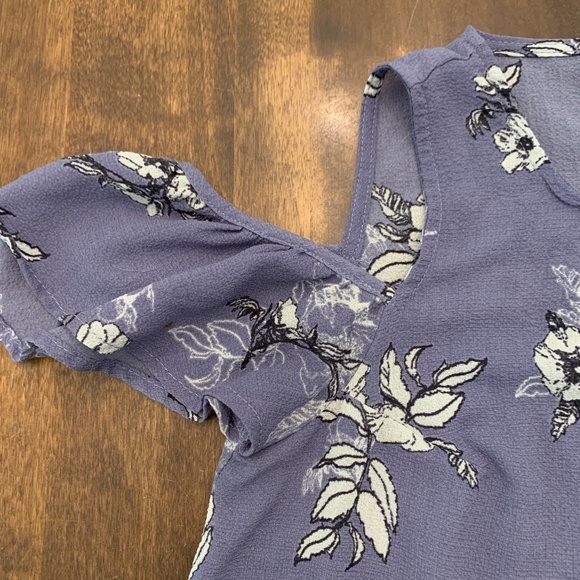 Rewind Cold Shoulder Lavender Floral Blouse Small - Picture 4 of 5